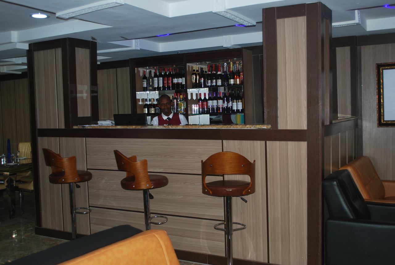 Hotel Immaculate Platinum Abuja Esterno foto