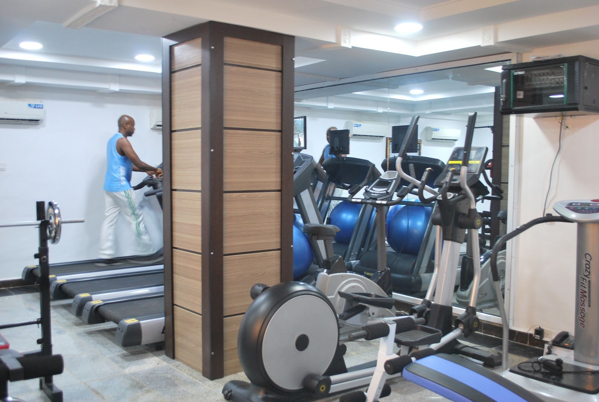 Hotel Immaculate Platinum Abuja Esterno foto