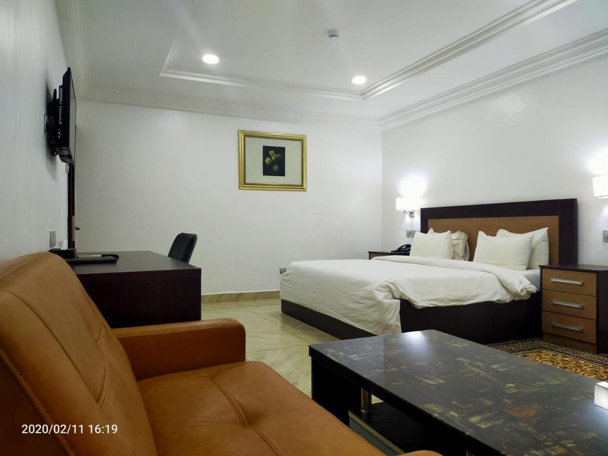 Hotel Immaculate Platinum Abuja Esterno foto