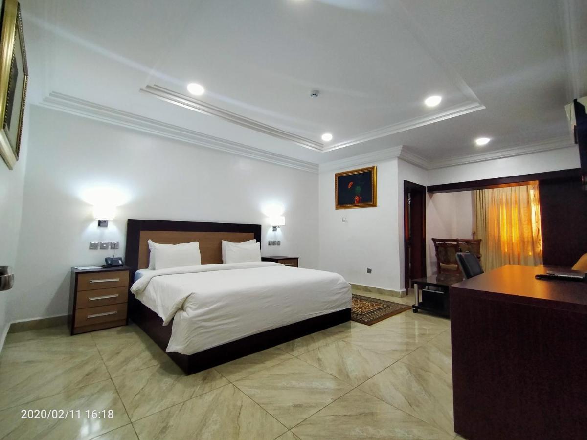Hotel Immaculate Platinum Abuja Esterno foto
