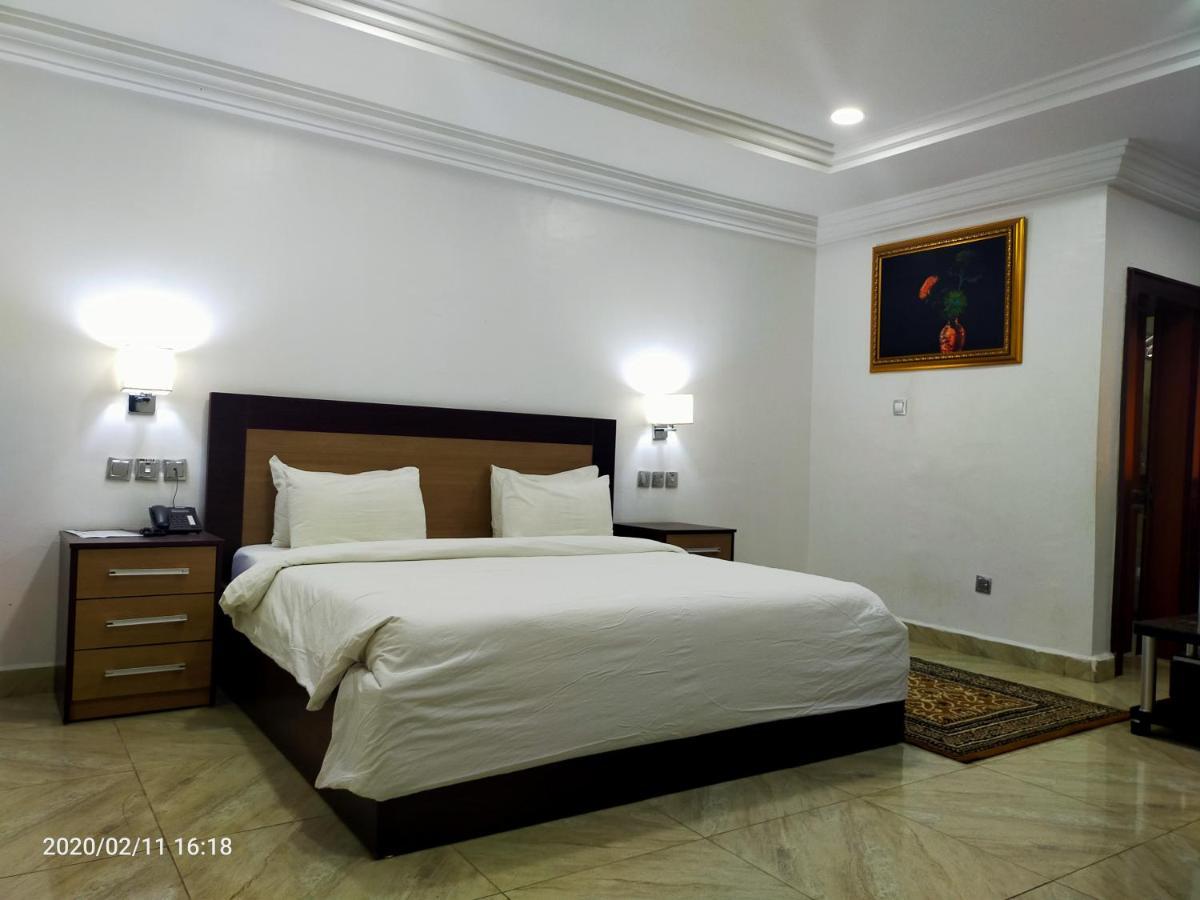 Hotel Immaculate Platinum Abuja Esterno foto